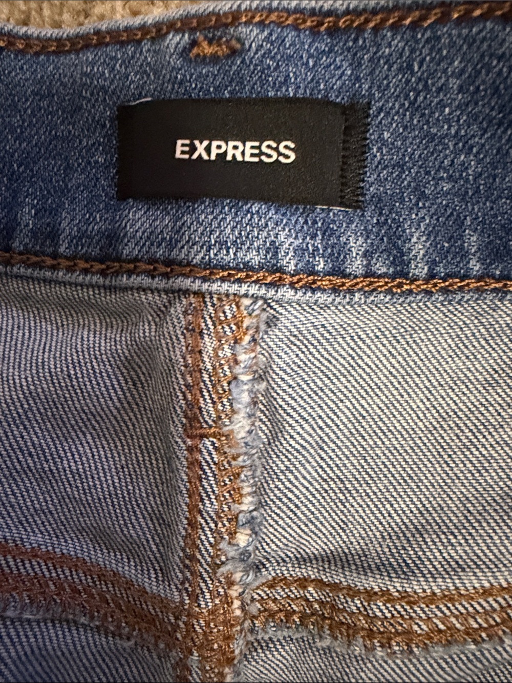 Express 90s high Rise Denim Shorts - Picture 2 of 5